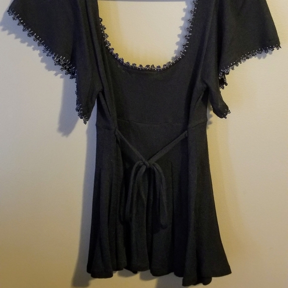 Arden B. Short Slv. Deep Scoop Neck Tie-back - Picture 2 of 3